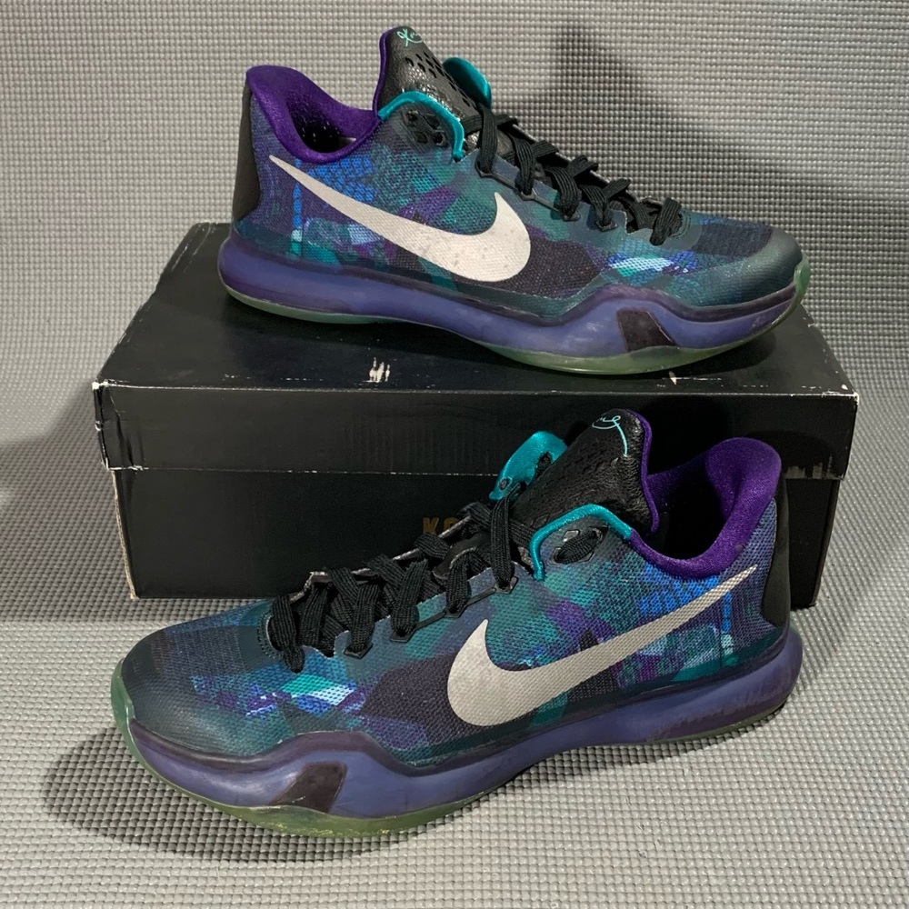 Nike Kobe 10 Overcome Men’s size 10 used but in great shape with original box